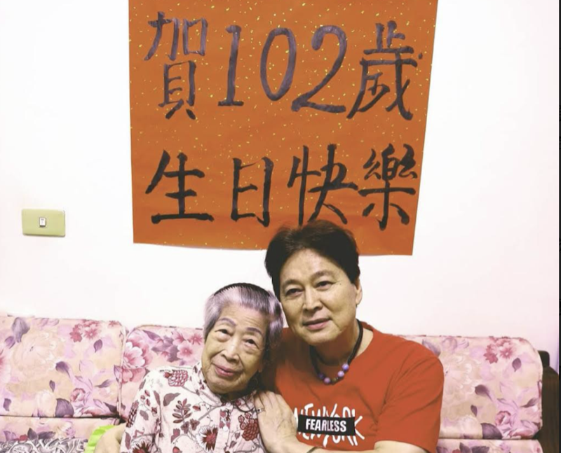 劉尚謙在臉書透露高齡103歲母親辭世。（翻攝劉尚謙臉書）