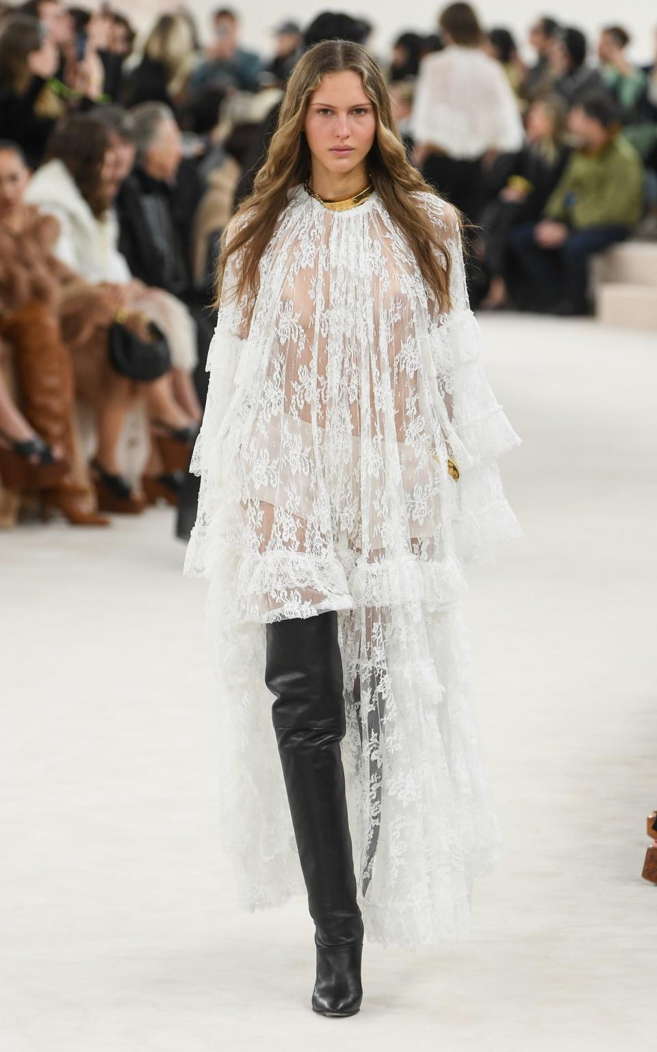 chloe paris fashion week fall winter 2024 2025