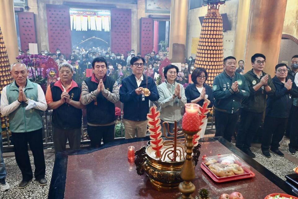 陳其邁市長迎初九天公生訪4座天公廟祈市運昌隆、祝市民事事龍好。圖/高雄市政府提供