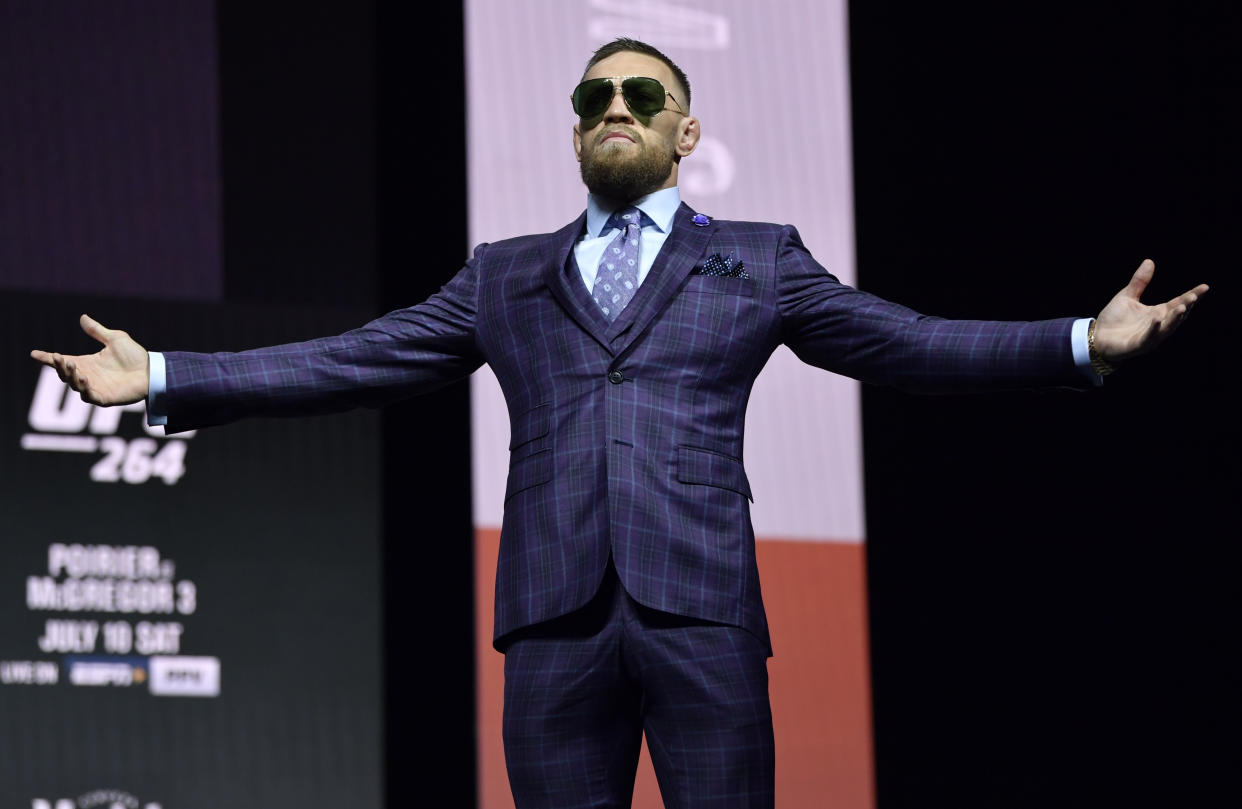 Conor McGregor en la conferencia de prensa previa a su tercer duelo contra Dustin Poirier, pactado para el UFC 264. (Jeff Bottari/Zuffa LLC)