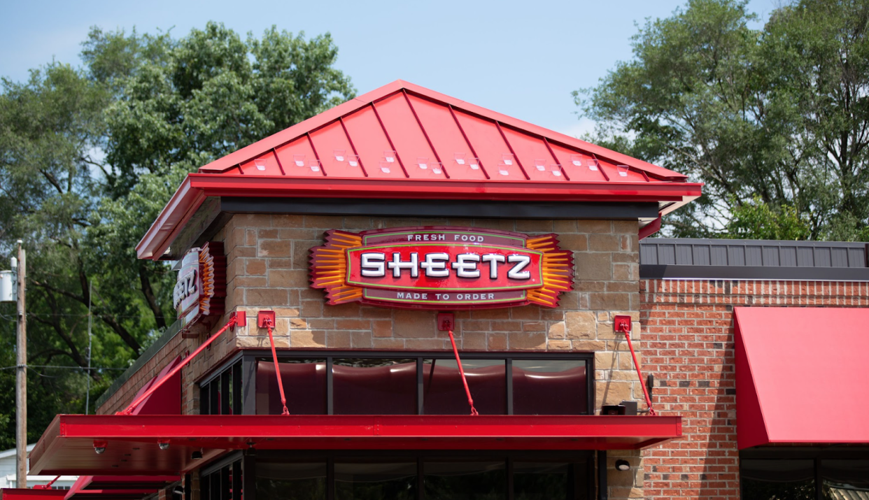 Altoona-based Sheetz will build a $145 million food preparation and distribution facility in Findlay, Ohio about 45 miles south of Toledo.