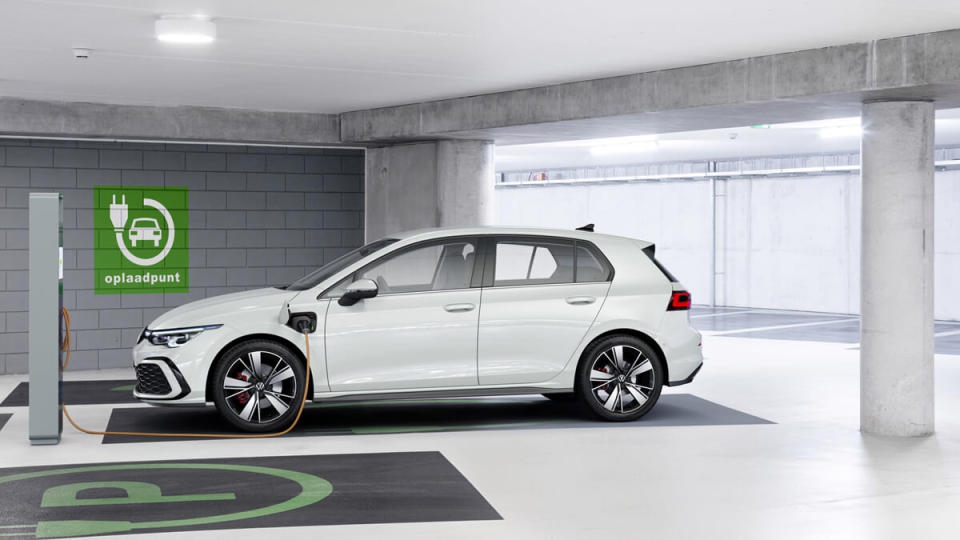 Golf8-GTE-2.jpg