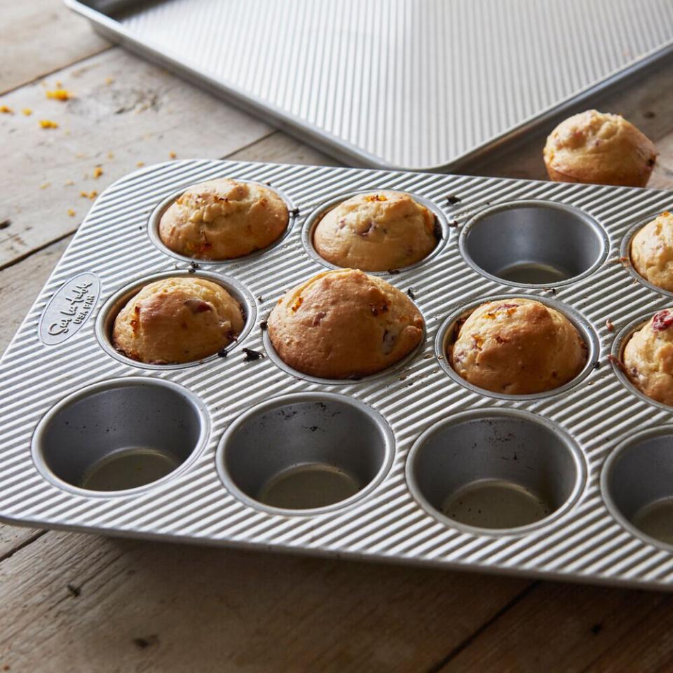 Sur La Table 12-Count Platinum Pro Standard Muffin Pan