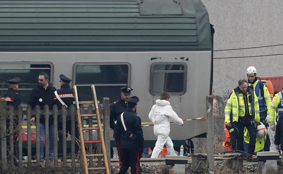 Deadly commuter train derailment near Milan