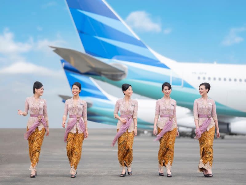 ▲印尼國家級的旗艦航空公司印尼鷹航（Garuda Indonesia）經常接到顧客抱怨「看不到空姐熱情的笑容」。（圖／雅加達郵報）