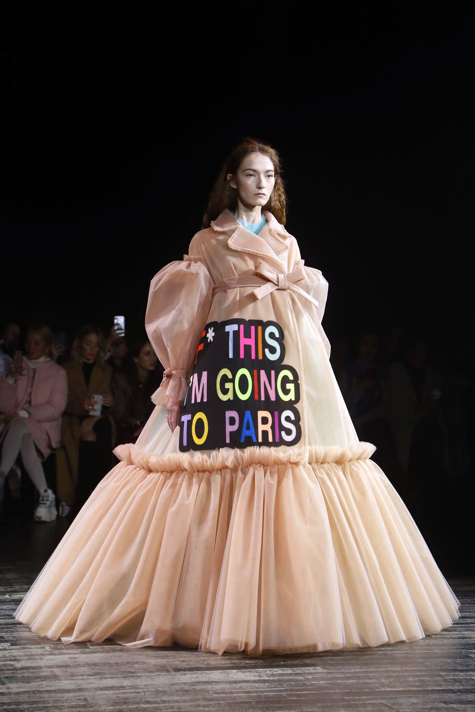 Viktor & Rolf, diseño con slogan