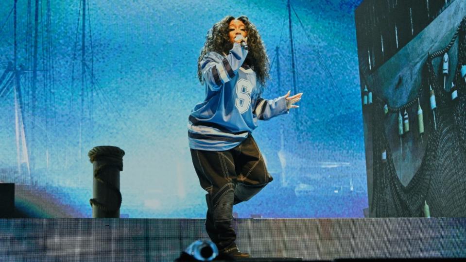 TORONTO, ONTARIO - FEBRUARY 25: SZA headlines her "SOS" North American Tour at Scotiabank Arena on February 25, 2023 in Toronto, Ontario. (Photo by Robert Okine/Getty Images)