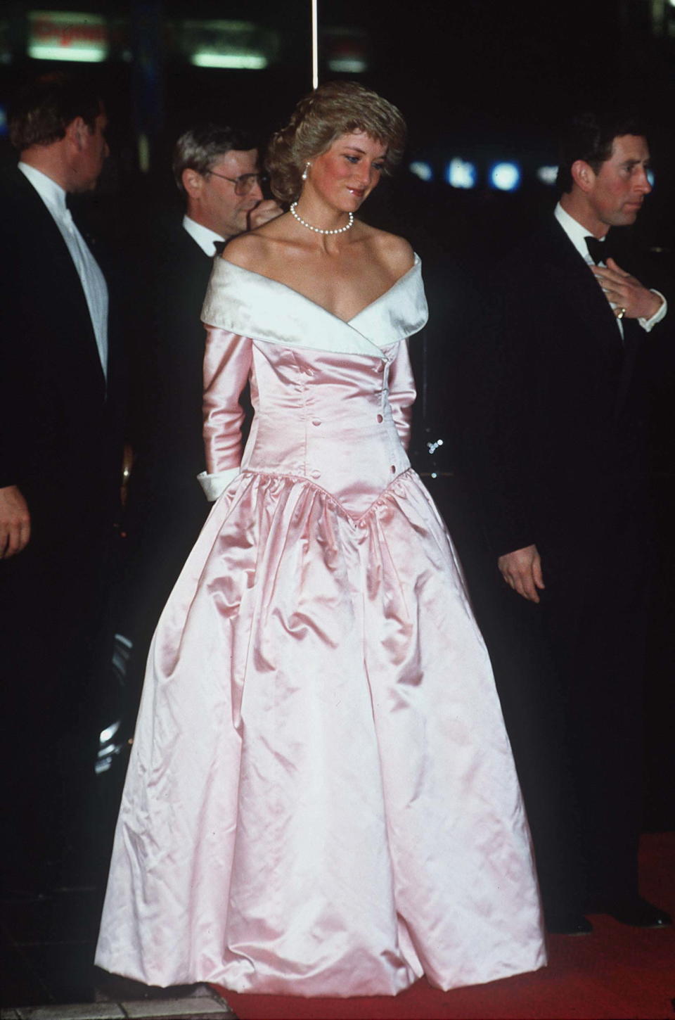 Princess Diana in 1987 wearing a pink gown designed by Catherine Walker. (Photo: Getty Images)