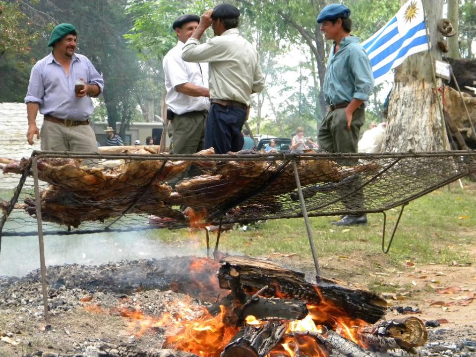 La cultura de la parrilla en Uruguay protagonista de un consumo per cápita insuperable.