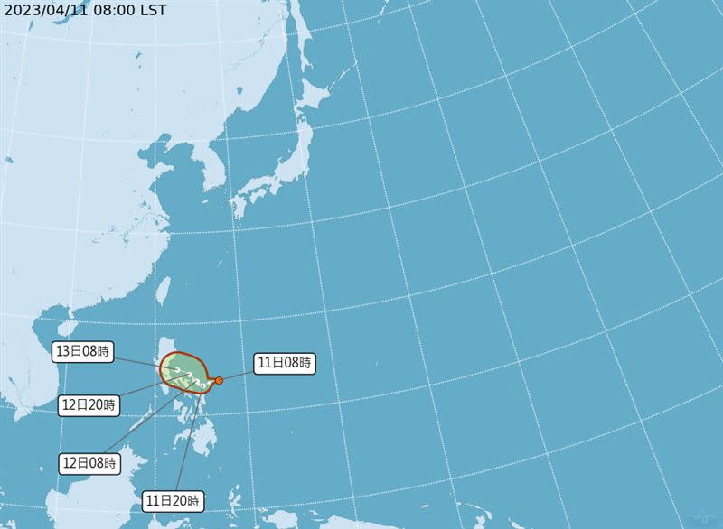 位於菲律賓東方海面的熱帶擾動生成為熱帶性低氣壓。（圖／翻攝自日本氣象廳、中央氣象局）