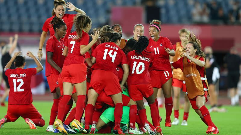 Soccer Football - Women - Quarterfinal - Canada v Brazil