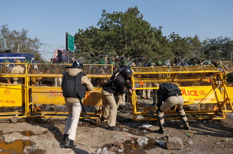 Protest against newly passed farm bills near Delhi