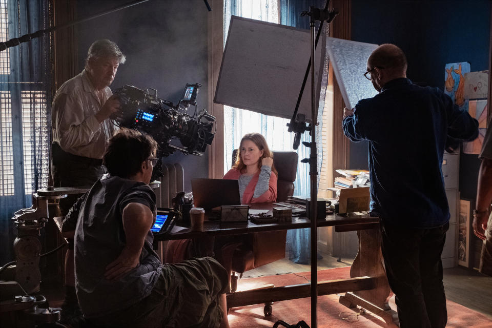 Camera operator Craig Haagensen, director Joe Wright and Amy Adams filming 'The Woman in the Window'<span class="copyright">Melinda Sue Gordon / Netflix Inc.</span>