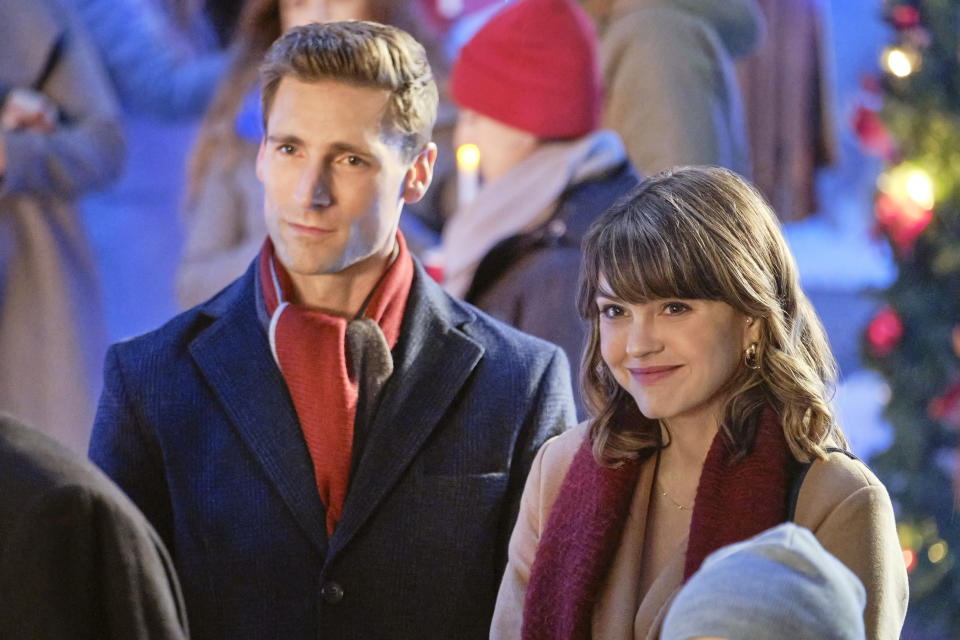 Andrew Walker, Aimee Teegarden, 'My Christmas Family Tree', 2021