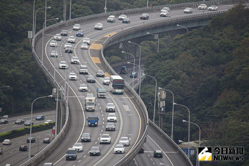 ▲明（29）日為中秋連假首日，高公局預估，國5從上午5時就會開始塞車。（圖／記者葉政勳攝）