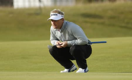 Golf Britain - Alfred Dunhill Links Championship - Old Course St. Andrews, Scotland - 9/10/16 Denmark's Soren Kjeldsen lines up a putt on the first green during the final round Action Images via Reuters / Lee Smith Livepic