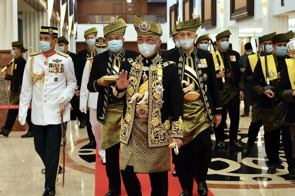 Yesterday, Istana Negara released a statement from the Yang di-Pertuan Agong in which he said he had not given the royal consent that was constitutionally required to revoke the Emergency Ordinances. — Bernama pic