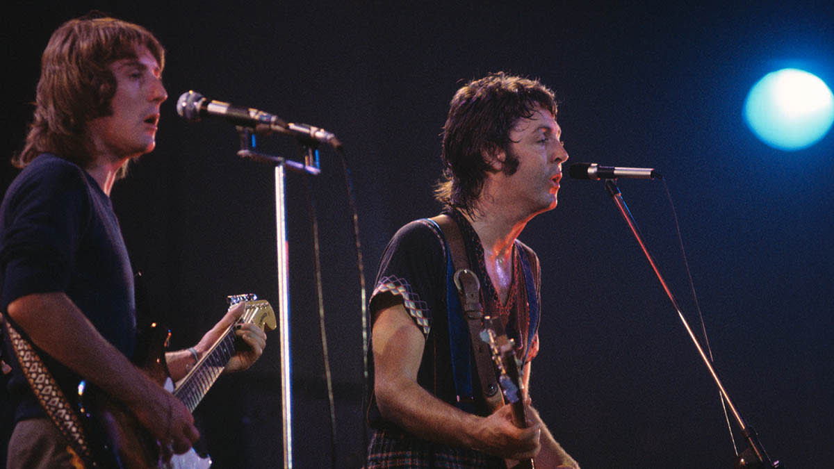  Paul McCartney and Denny Laine. 