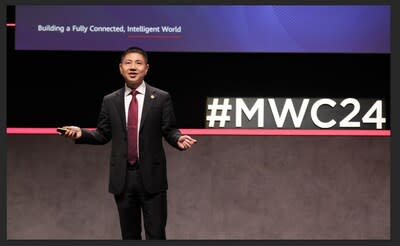 Leon Wang, President of Huawei's Data Communication Product Line, unveils a wide range of Net5.5G solutions