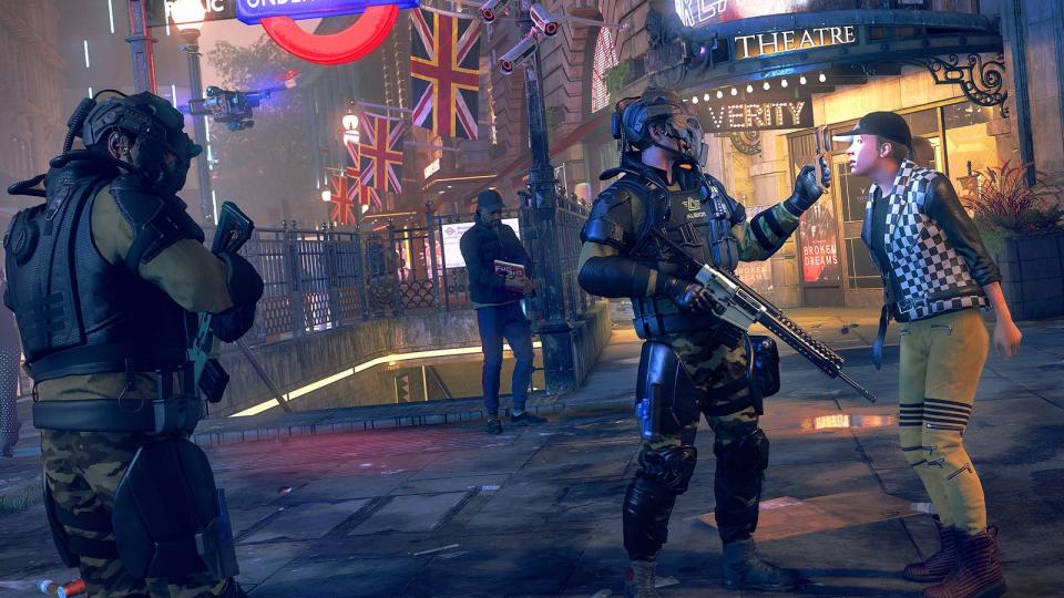 Sollten Ubisofts "Watch Dogs Legion"-Entwickler Recht behalten, verwandelt sich Großbritannien nach dem Brexit in eine Diktatur. Doch im Herzen von London regt sich Widerstand - organisiert vom Spieler, der fliegend zwischen verschiedenen Avataren hin und herwechseln kann, um der Obrigkeit - unter anderem auf PS5 - noch 2020 die Leviten zu lesen.