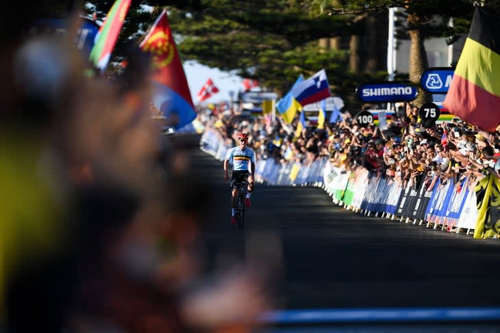 <span class="article__caption">Evenepoel zeroes in on the world title Sunday.</span> (Photo: Steven Markham/Icon Sportswire via Getty Images)