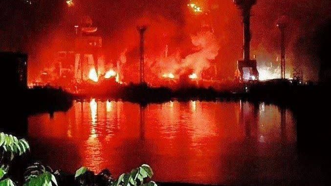 sevastopol drydocks burn after september 13 missile strike by ukraine