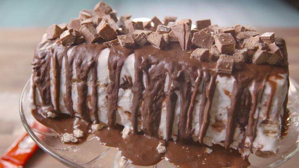 Kit Kat Ice Cream Cake