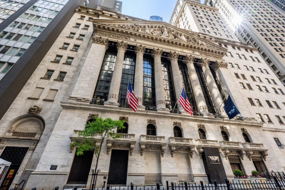 US investors new york stock exchange wall street