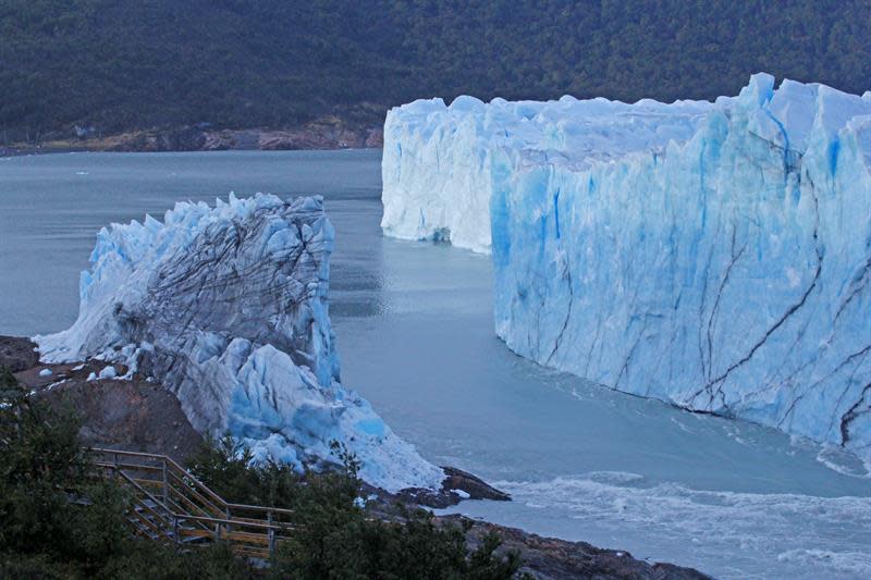 Fotografía cedida por Télam y fechada este lunes, 12 de marzo de 2018, muestra una vista parcial del glaciar Perito Moreno, en El Calafate (Argentina). EFE/Oscar Rubilar/Cortesía Télam