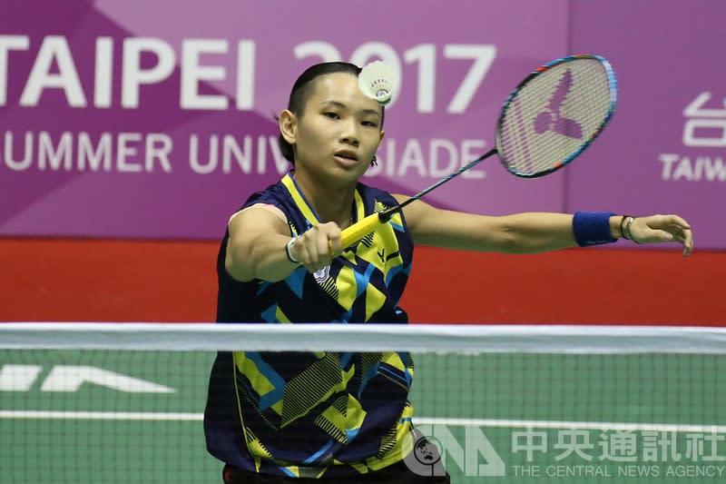 台北世大運羽球賽25日在台北體育館舉行，中華隊選手戴資穎（圖）在混合團體賽中，對決泰國選手AIMSAARD Nuntakarn，以21比3、21比15直落二取得勝利。(中央社)