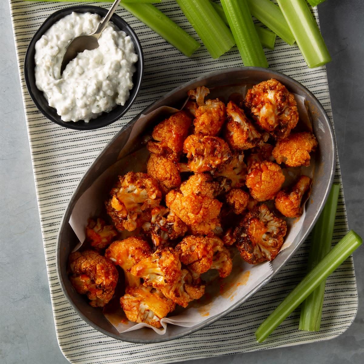 Buffalo Bites With Blue Cheese Ranch Dip Exps Ft20 238642 F 0227 1 7