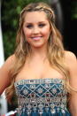 <p>Amanda Bynes demonstrates that you can wear a braid and show off long locks at the same time.</p>