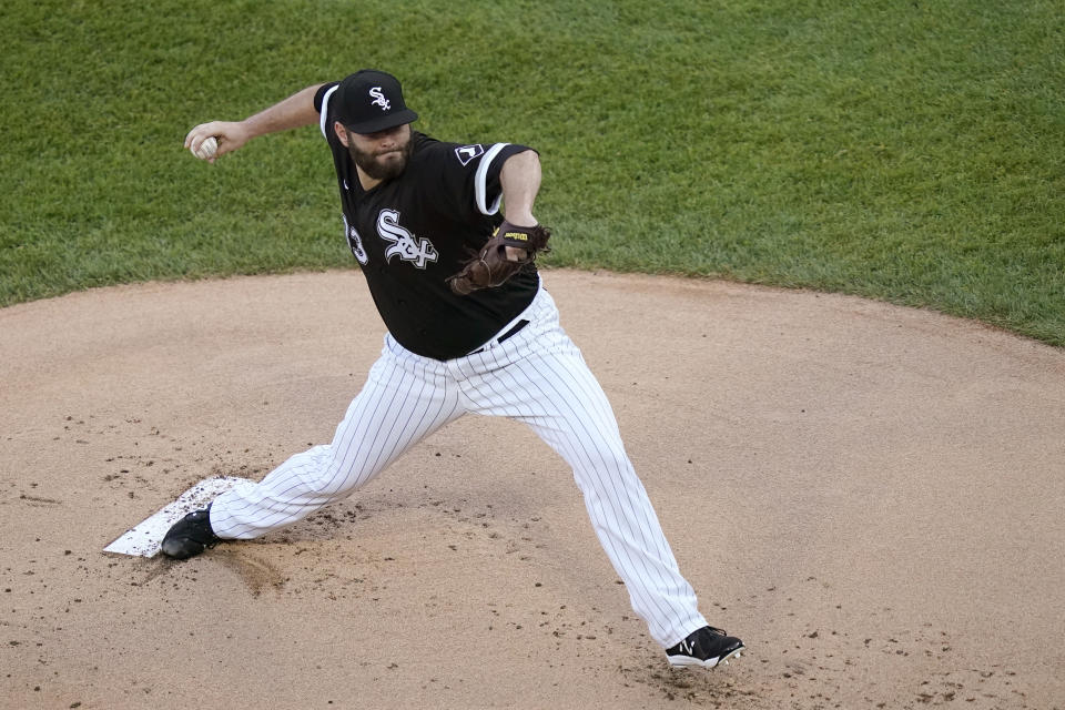 Chicago White Sox starting pitcher Lance Lynn delivers during the first inning of the team's baseball game against the Toronto Blue Jays on Wednesday, June 9, 2021, in Chicago. (AP Photo/Charles Rex Arbogast)