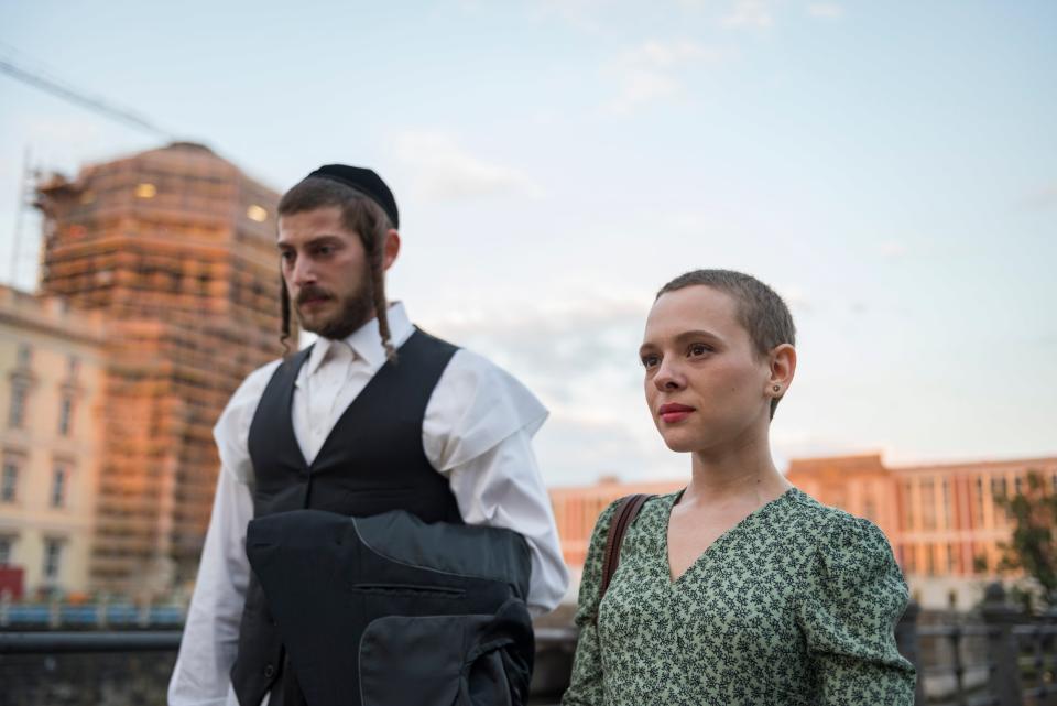 Amit Rahav and Shira Haas in Unorthodox.