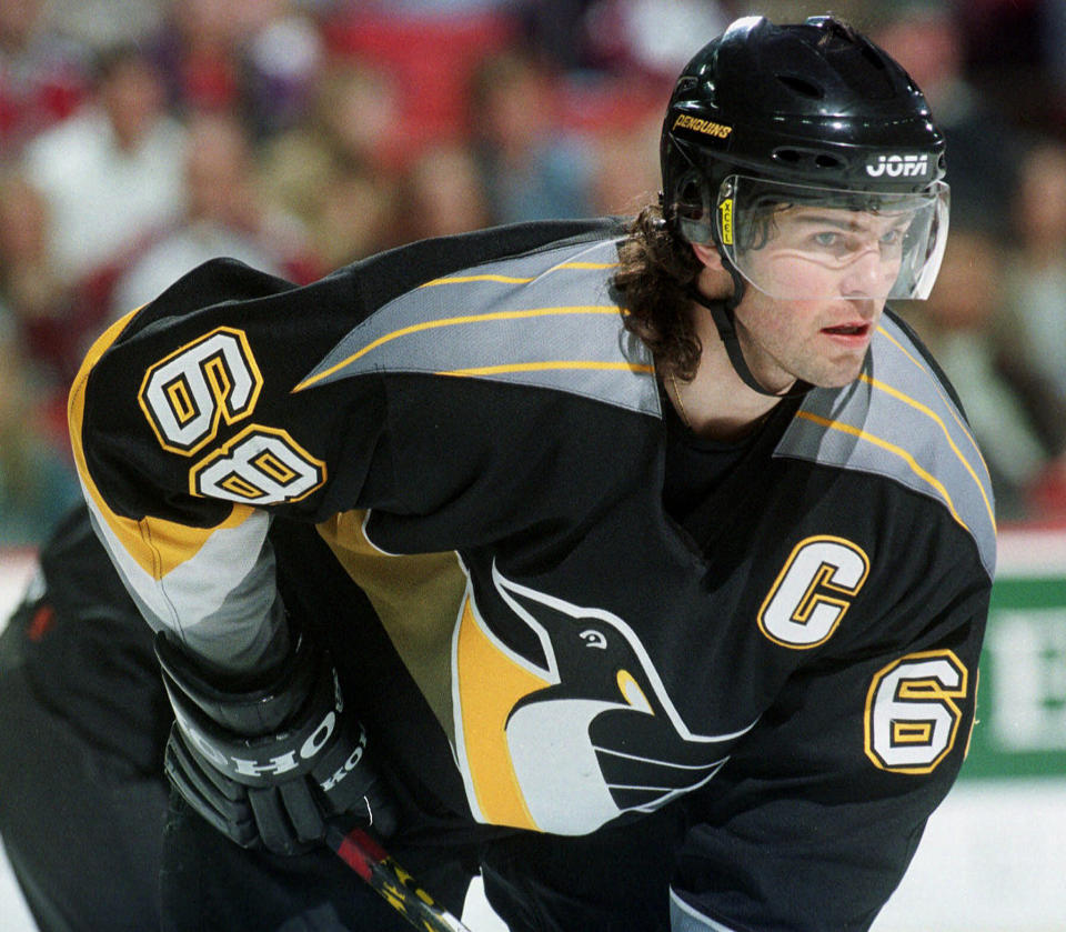 FILE - Pittsburgh Penguins right winger Jaromir Jagr sets for a face-off in the third period of the Penguins' 3-2 victory over the Colorado Avalanche in Denver's McNichols Sports Arena late Thusday, Feb. 25, 1999. (AP Photo/David Zalubowski, File)