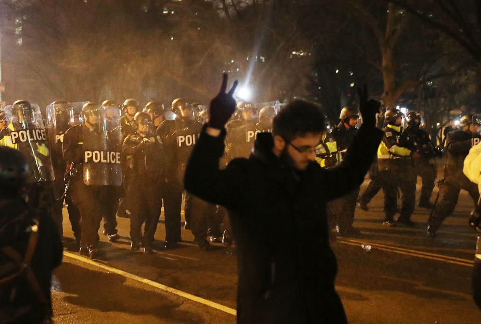 Anti-Trump inauguration protests break out in U.S.