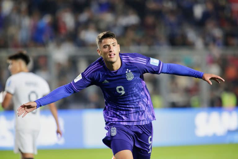 La selección argentina goleó a Nueva Zelanda y le dio una mano a Uzbekistán, que pasó a octavos de final con su triunfo contra Guatemala