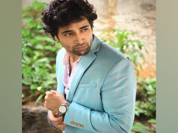 Adivi Sesh (Image source: Instagram)