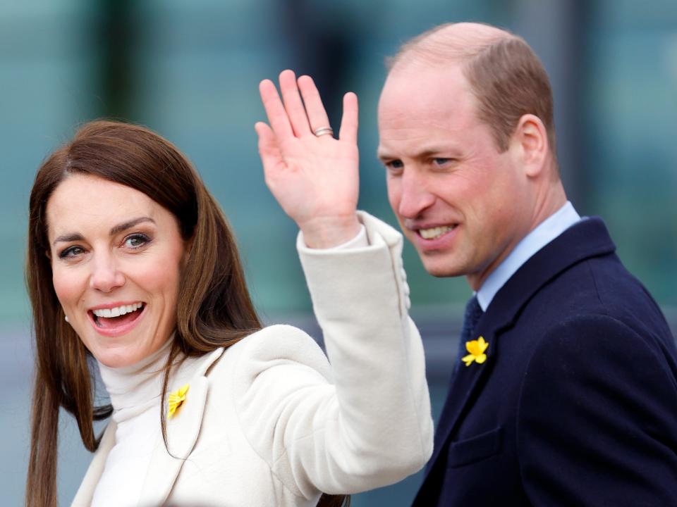 Kate and William, with Kate waving.