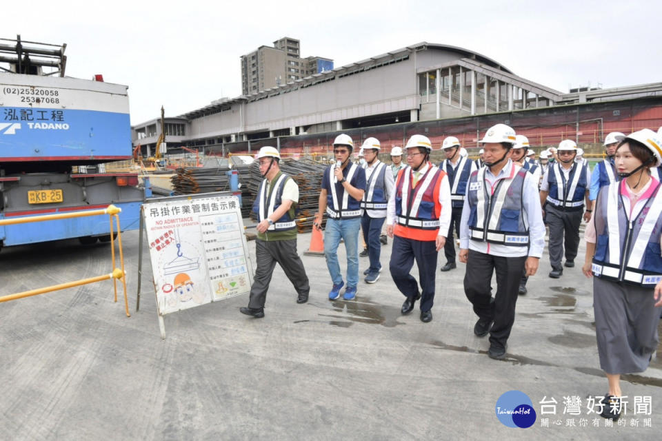 鄭副院長視察「桃園鐵路地下化及捷運綠線G07站共構」、「廣一停車場」。