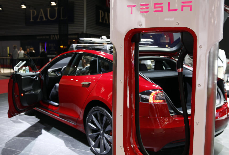 Tesla batteries retain over 90 percent of their charging power after 160,000