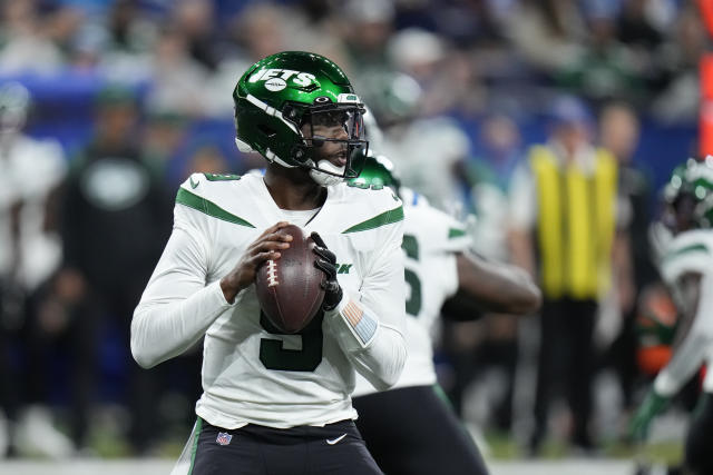 QB Mike White, who started hot again for Jets, left game vs. Colts