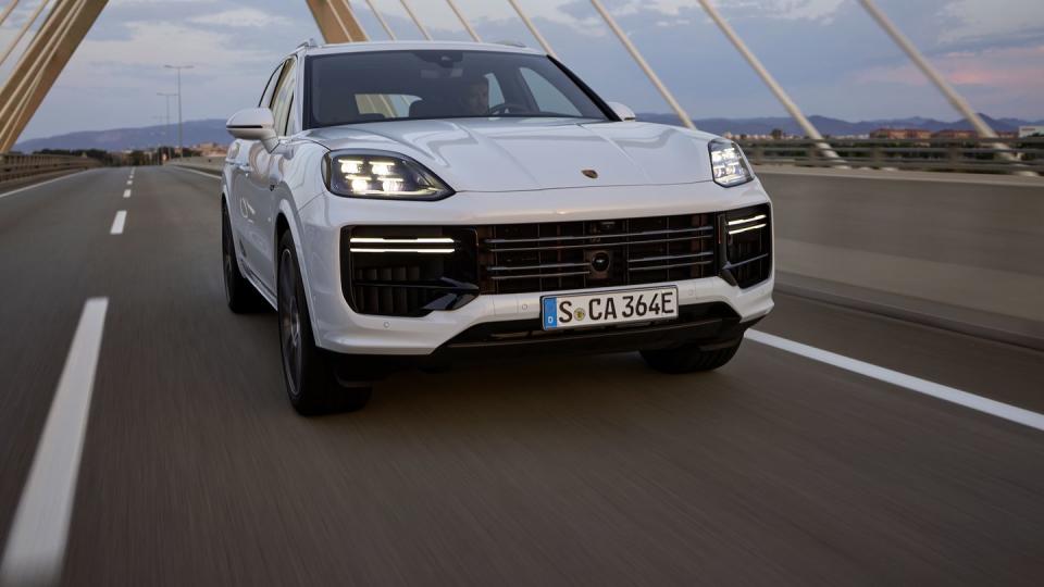 2024 porsche cayenne turbo e hybrid