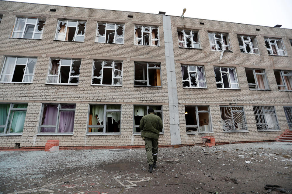 Image: A view shows a damaged school building in the Donetsk region (Alexander Ermochenko / Reuters)