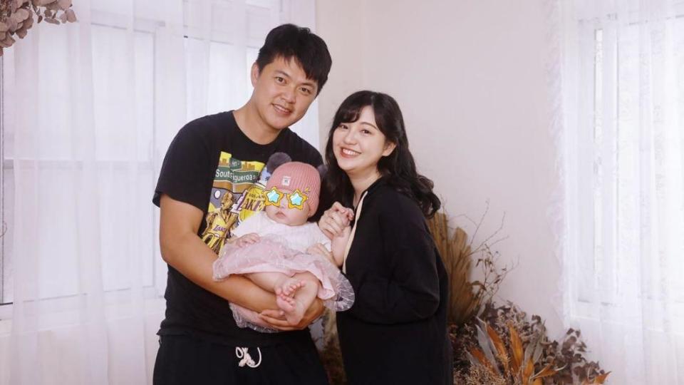 簡懿佳希望女兒「小臻果」可以健健康康長大。（圖／翻攝簡懿佳臉書）