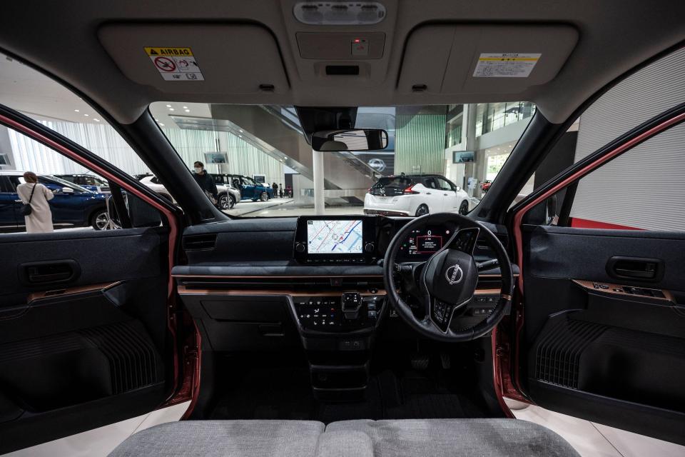 Nissan Sakura interior