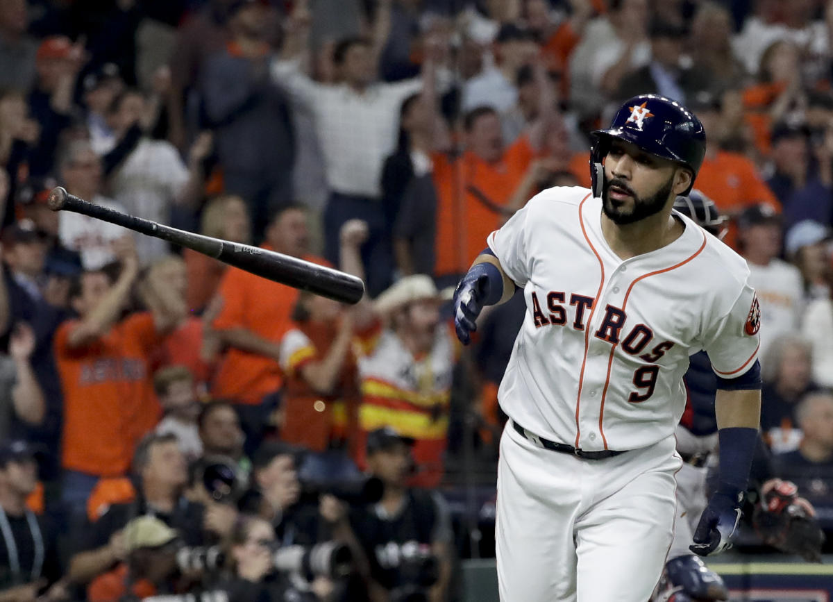 Astros bring back utility man Marwin Gonzalez