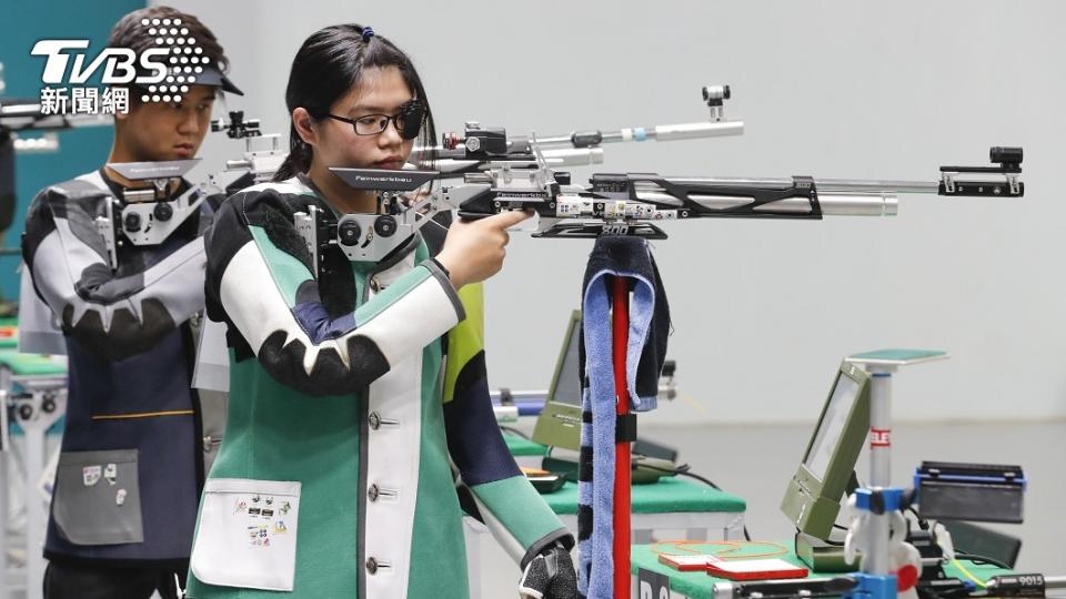 中華隊林穎欣(圖前)實力不容小覷，曾獲射擊世界盃冠軍，也是台灣第一人。(圖／達志影像美聯社)