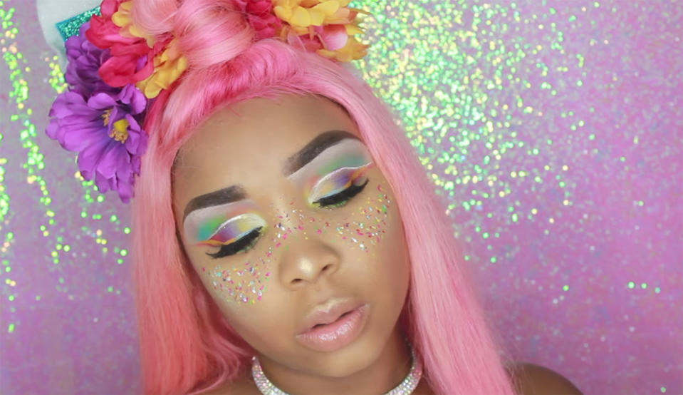 <p>Veronica Rose uses every inch of her face in support of the LGBTQ. The <a rel="nofollow noopener" href="https://www.instagram.com/p/BVIdlRvgjCK/?taken-by=vivalapinkposh" target="_blank" data-ylk="slk:photo on her Instagram;elm:context_link;itc:0;sec:content-canvas" class="link ">photo on her Instagram</a> reads, “Even tho I’m straighter than a stick, I appreciate everyone and their differences.” (Photo: <a rel="nofollow noopener" href="https://www.youtube.com/watch?v=iFXwIXw5SEs" target="_blank" data-ylk="slk:Vivalapinkposh/YouTube;elm:context_link;itc:0;sec:content-canvas" class="link ">Vivalapinkposh/YouTube</a>) </p>