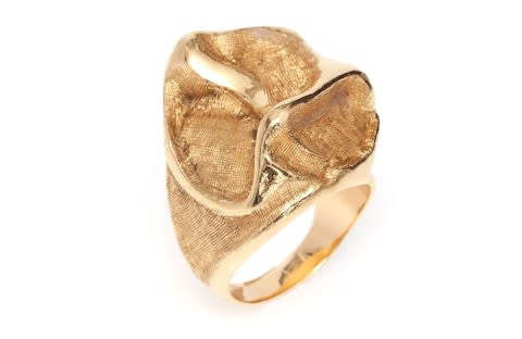 Gold flower ring